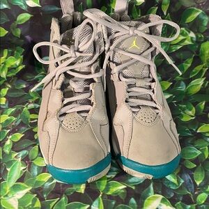 Jordon’s true flight Sneakers